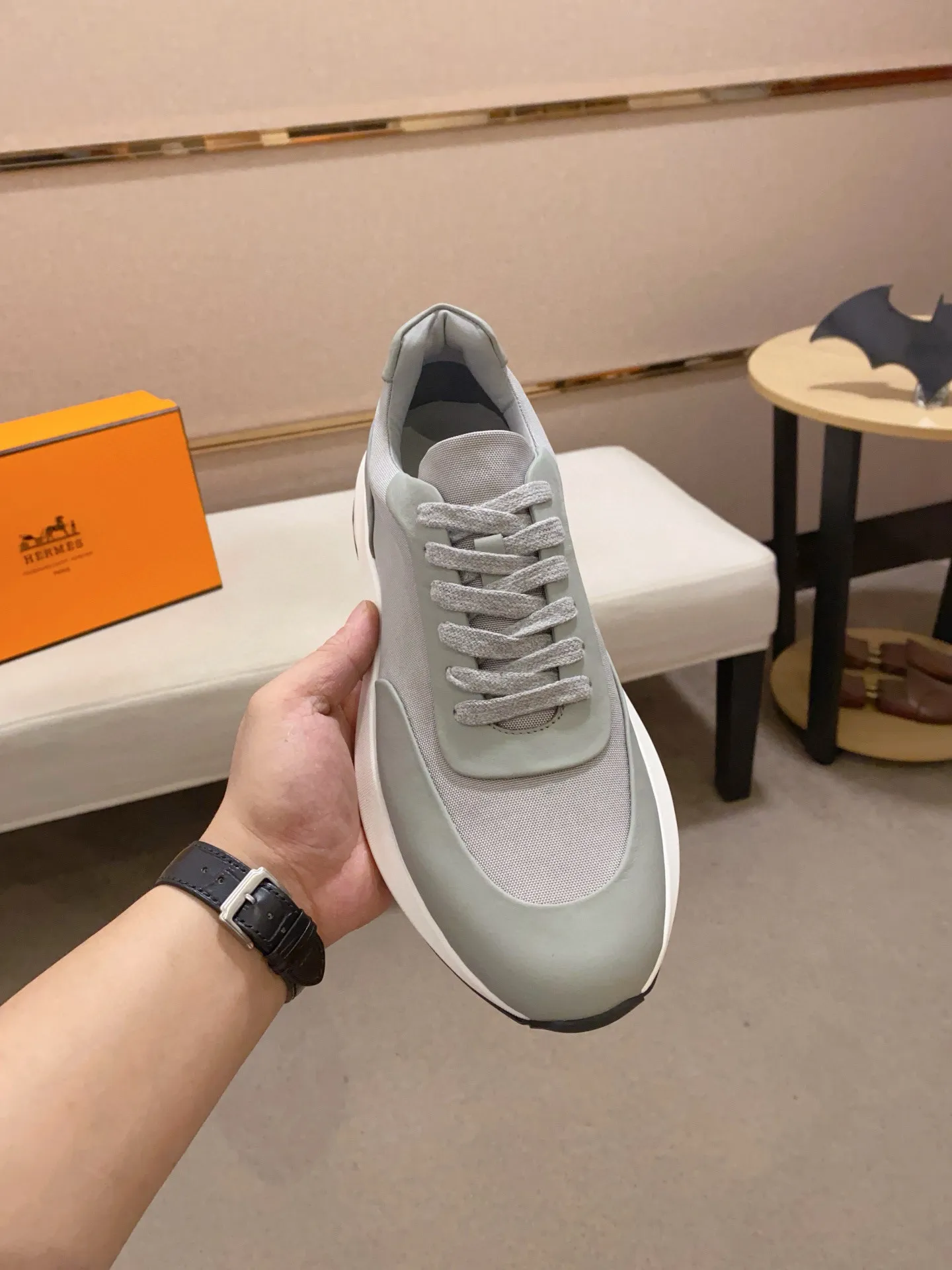 Men's clothing and shoes💰: 600💰《HERMES》【Classic Original Version】Hermès; Top 🔝 Purchasing Agency 🔍🔍Men's latest 🇺🇸 counters are on sale simultaneously, original imported from Italy ▲▲Silk cowhide with breathable fabric ▲▲ (high-end and expensive Qi·Grade) Exquisite workmanship (Italian 🇮🇹Imported water-dyed 🐂cowhide lining) Sole: Original sole provided by the original factory, ⚠️Exclusive double-layer activity·TPR·Rubber·Combined molded outsole; Super·comfortable·wear-resistant·non-slip·environmental protection The real thing is more beautiful if you take the real thing (high quality, follow the order), you can enter and exit the counter at will * Number of yards: 38·39·40·41·42·43·44# (can be customized 45.)